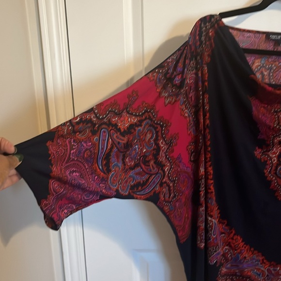 Plus size tunic top - Picture 3 of 6